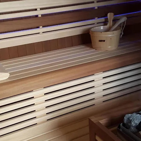 Σπίτι διακοπών In With Sauna *